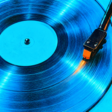 Cool current, a steady beat sound in the Wake & Wind app: a turntable playing a blue record